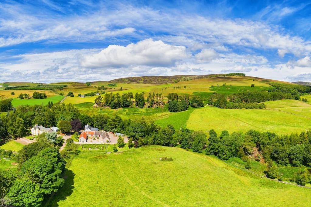 Spacious & Stylish Stonehous Cottage Forfar Buitenkant foto
