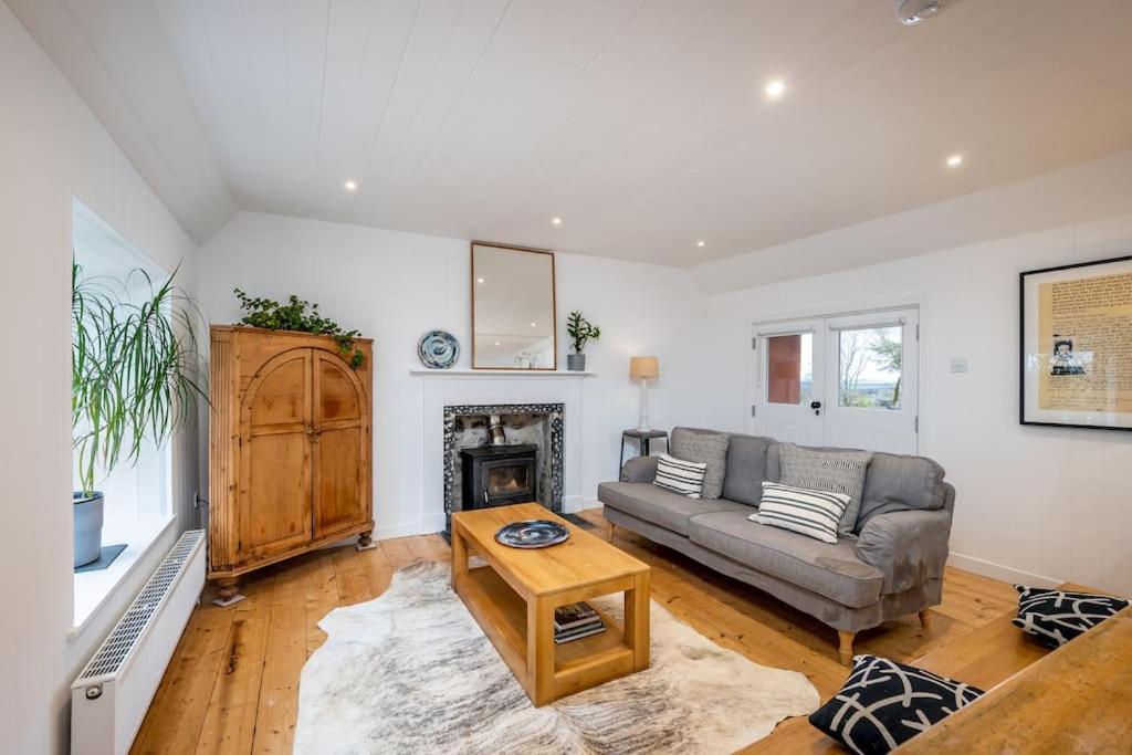 Spacious & Stylish Stonehous Cottage Forfar Buitenkant foto